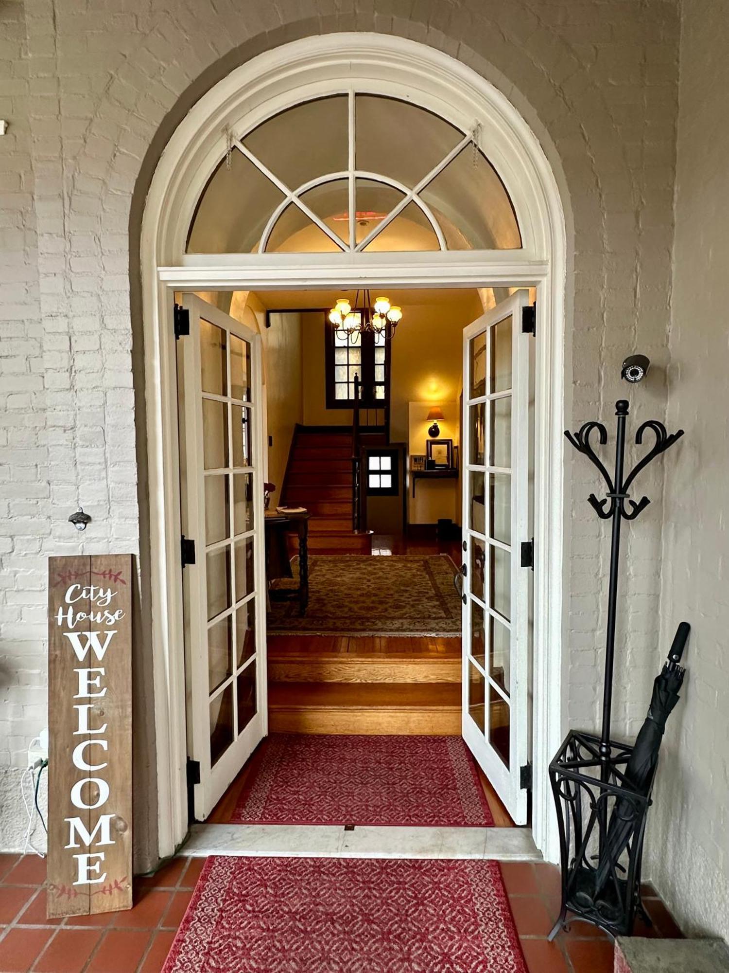 City House Bed And Breakfast Χάρισμπουργκ Εξωτερικό φωτογραφία